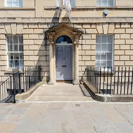 Garden View Flat By Cabot Circus With Free Parking Apartment *