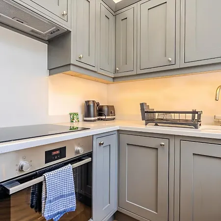 Apartment Garden View Flat By Cabot Circus With Free Parking Bristol